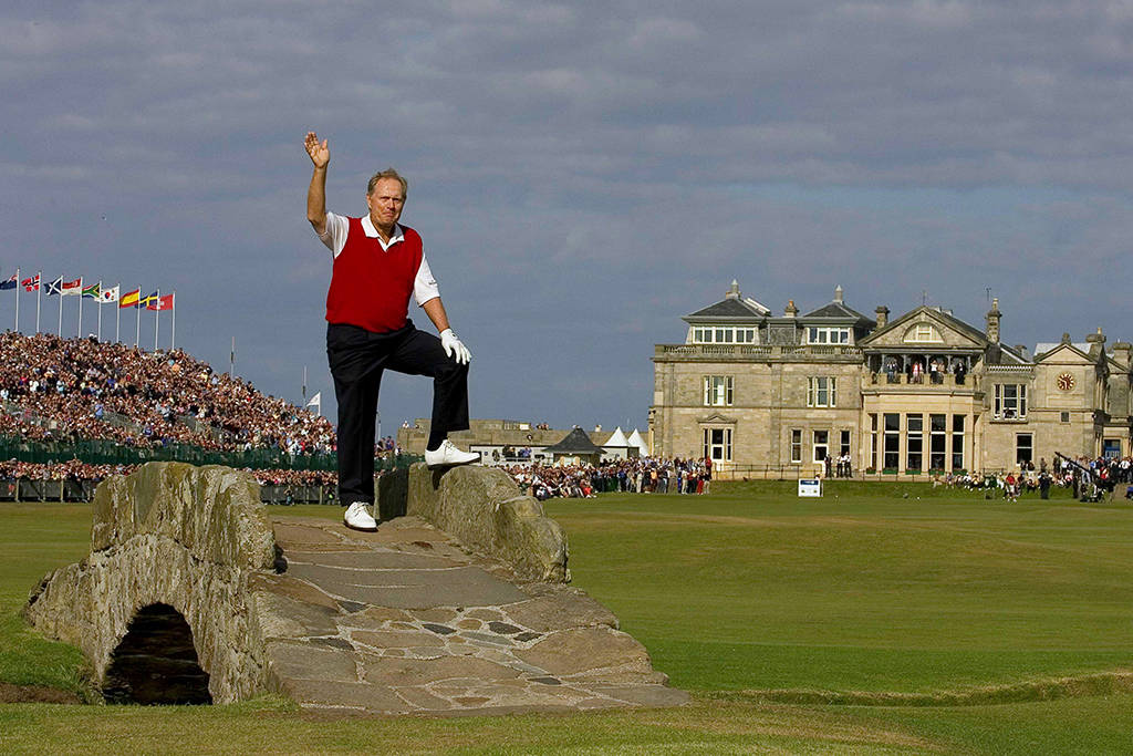 Jack Nicklaus says farewell to The Open at St Andrews in 2005